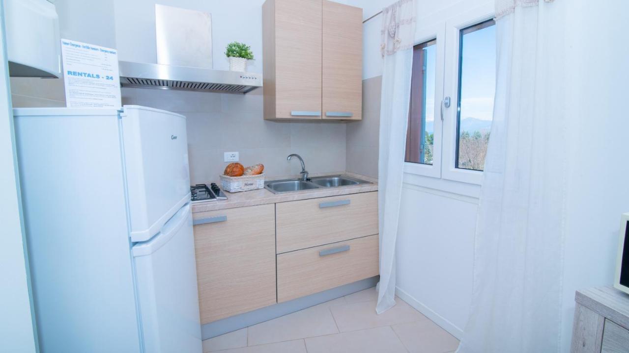 Apartment Casa Christina Rentals-24 Peschiera del Garda